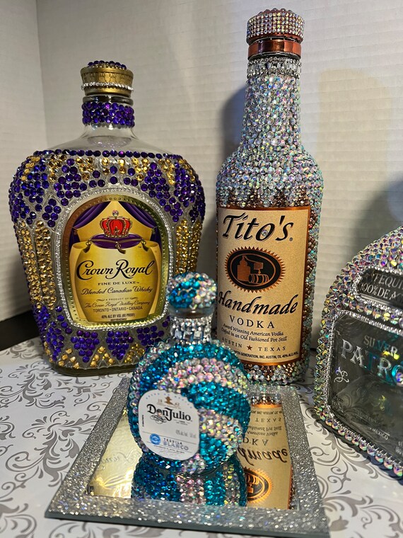 Dazzling Rhinestone Decanter - 730 ML Sparkling Carafe For Whiskey, Tequila, Wine - Luxury Home Bar Essential