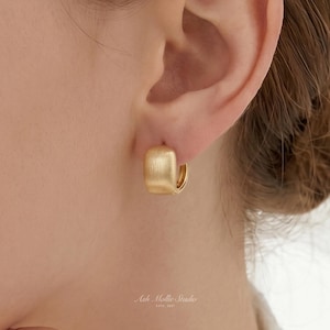 Rektangulära Higgie-örhängen i borstat guld, 14k guldpläterade 925 sterlingsilver