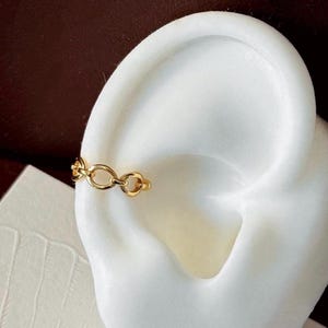 Gold Chain Ear Cuff • Dainty Link Ear Cuff No Piercing • Minimalist Ear Jewelry for Women • Delicate Non Pierced Earcuff • Everyday Gold Cuf