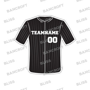 Puede incluir: Camiseta de b&eacute;isbol negra y blanca con un patr&oacute;n a rayas. La camiseta tiene el texto "TEAMNAME" y el n&uacute;mero "00" impreso en la parte delantera.