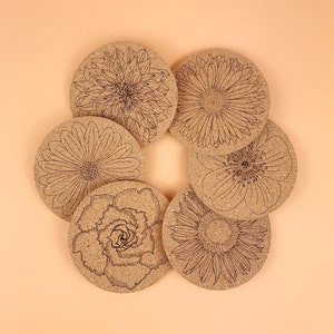 Summer flowers on cork coasters, lasered - set of 6, with motifs such as daisies, sunflowers and roses - souvenirs for garden parties