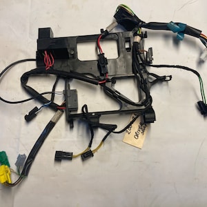 Saab 9 3 OG Driver Seat Cable Harness LH 5007490 5007778 Bracket LH 32000207