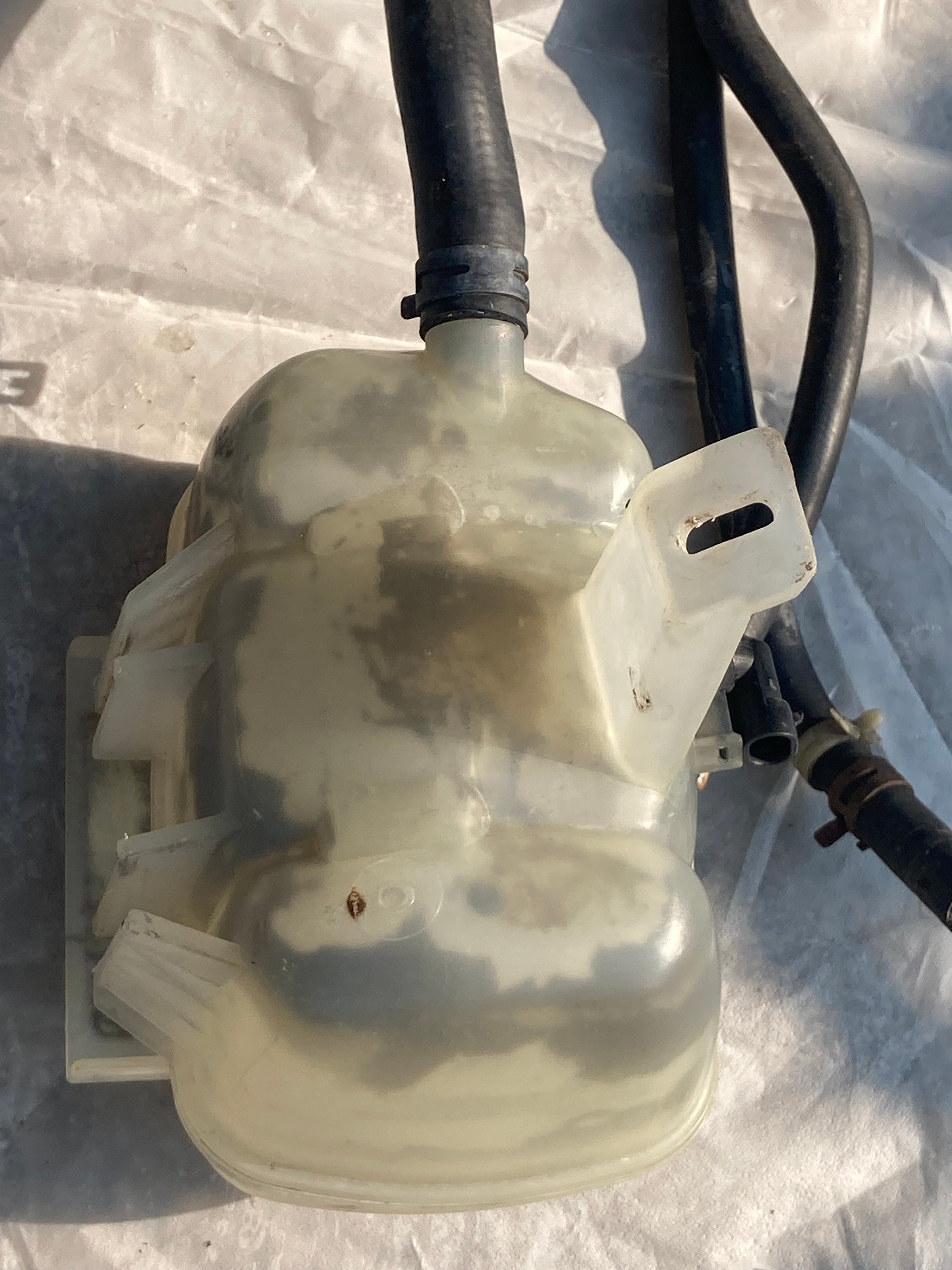 1994-1998 Saab 900 NG Coolant Expansion Tank W/level Sensor