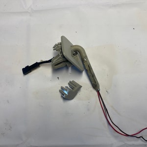 Saab 9 3 Sun Visor Passenger Side Holder w Lock Pin 12758493