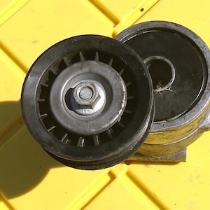 Saab 900 Serpentine Belt Tensioner 950238