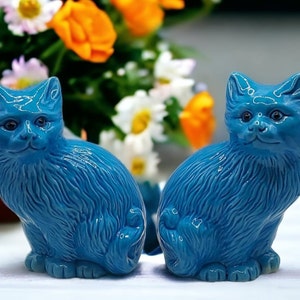 Vintage pair of Turquoise cats, ceramic mantal cats, pair of cats, home decor, vintage cat figurine,