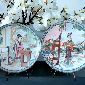 2 IMPERIAL JINGDEZHEN PORCELAIN Yuan-Chun Beauties of The Red Mansion Collectable Plates Asian Art Artist Jiang Xue-Bing Zhao Huimin China