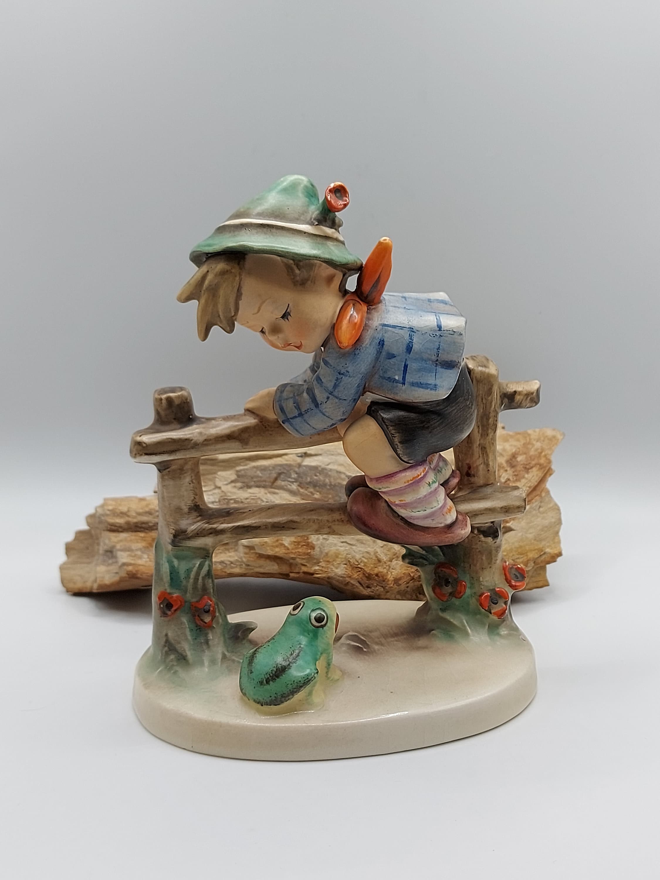 ヴィンテージのフンメル人形：安全への脱出、ゲーベル（西ドイツ