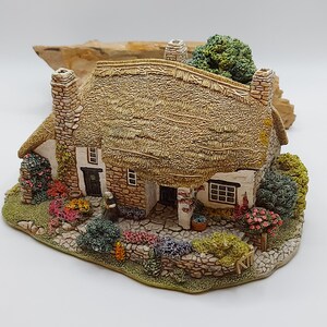 Lilliput Lane OLD MOTHER HUBBARDS 1993, Vintage English Collection