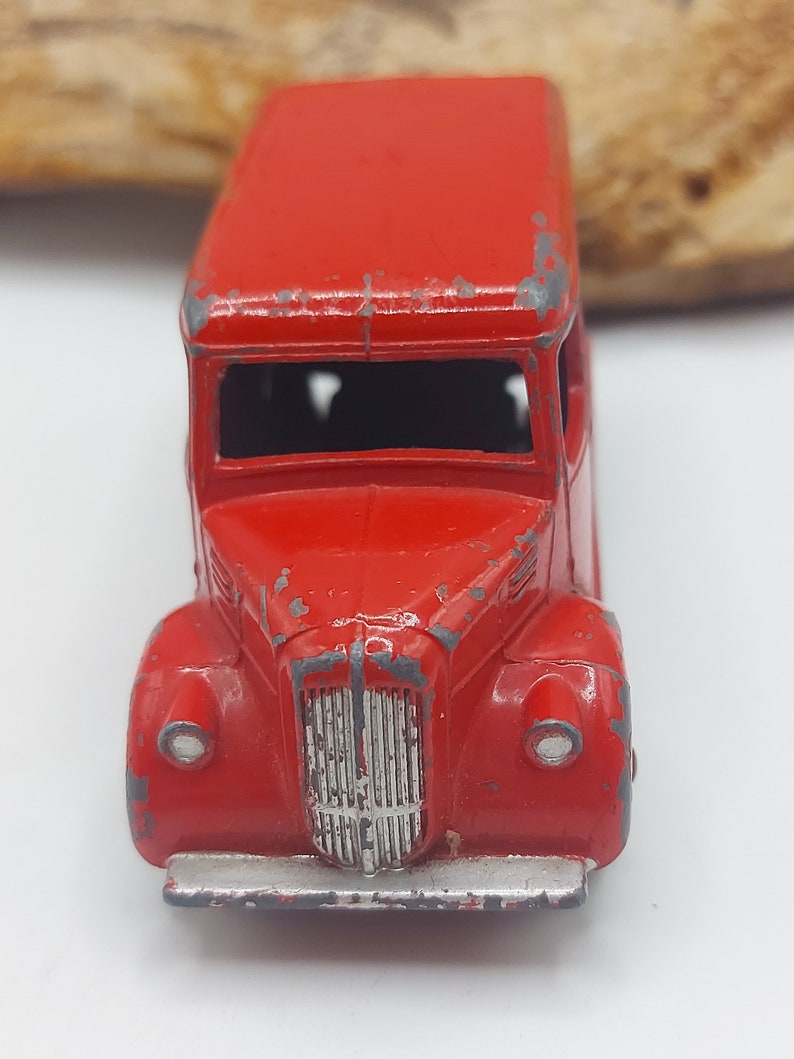 B14 1:43 DINKY Toys 450 Trojan Eso Van Red Exc. Cond. EUR 13,12 - FR
