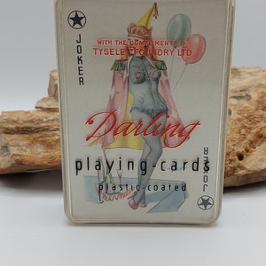 Chérie allemande vintage, pin-up des années 1950, pin-up du milieu du siècle, filles glamour, jeu de cartes de poker, revêtement plastifié