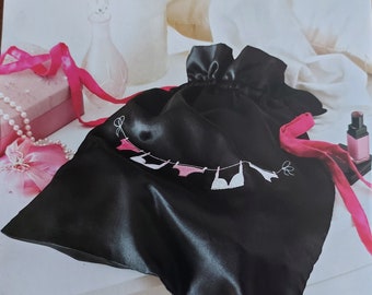 SATIN LINGERIE BAG, Wäscherei-Reise-Beutel, Geburtstagsgeschenk, Braut-Accessoire, Reise-Accessoires, Satinbeutel,