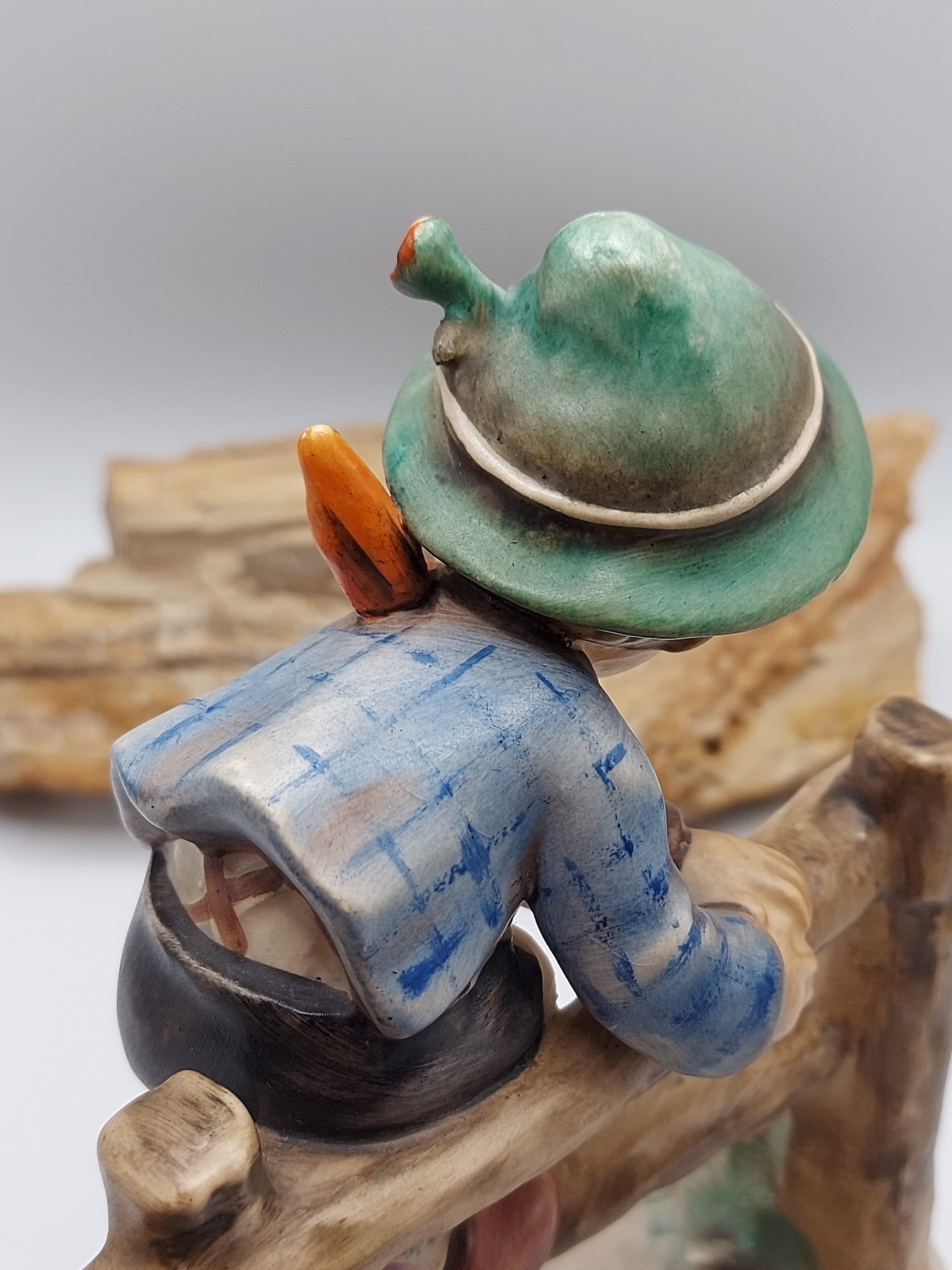 ヴィンテージのフンメル人形：安全への脱出、ゲーベル（西ドイツ