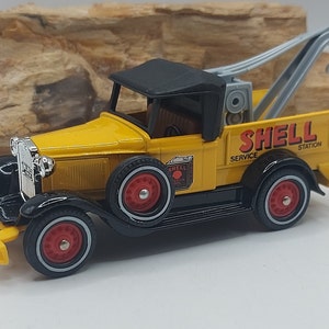 1981 yesteryear model of 1930 T FORD wreck truck, diecast model, boxed shell model T Ford, American Ford T, breakdown truck. Y 7 MODEL