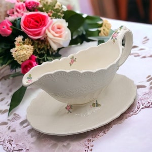 Spode Billingsley Rose Gravy Boat with Attached Under Plate, spode rose, home dinning, spode sauce boat,