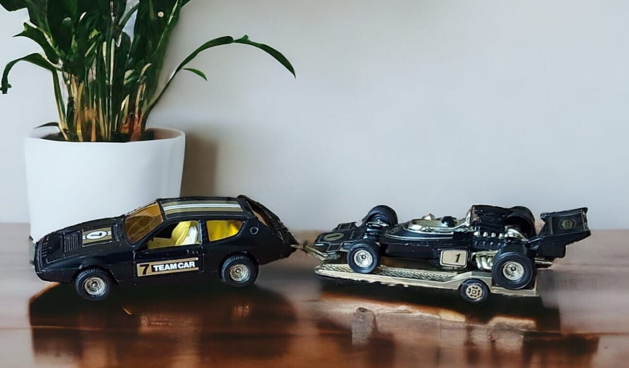 RARE Vintage Corgi LOTUS ELITE F1 Racing Team Car & Trailer