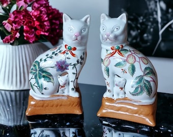 Beautiful pair of polychrome mantel cats with kittens Chinese marks, William lowe  style, decorative cats, home decor, Staffordshire style