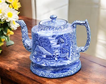 Rare Antique Fenton &quot;Ye Olde Foley&quot; J kent Ware blue and white Teapot & stand c1910, early 20th century, country scene, country cottage.