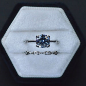 Solid 14K White Gold Floral Style Dark Gray-Blue Moissanite Ring Set, 1ct Grey Round Cut Moissanite Ring Set, Vantage Twig Floral Ring Set