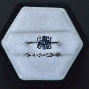 Solid 14K White Gold Floral Style Dark Gray-Blue Moissanite Ring Set, 1ct Grey Round Cut Moissanite Ring Set, Vantage Twig Floral Ring Set