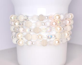 Elegant Pearl Paradise Bracelet: Sparkling White Beaded Bracelet