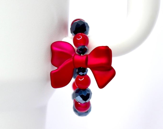 Red Bow Tumbler Handle Bracelet with Black Sparkle Accent Beads