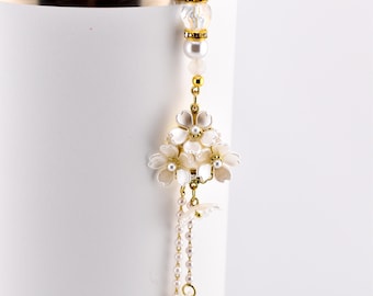 Floral Pearl Tumbler Straw Charm with Gold Accents