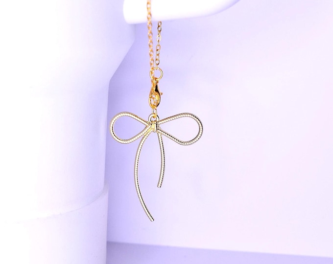 Gold Croquette Bow Tumbler Handle Charm