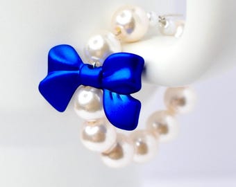 Blue Bow Pearl Tumbler Handle Bracelet