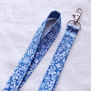 Snowflake Lanyard, Winter Lanyard, Lanyard with Snowflakes, Teacher lanyard, Winter Lanyard, Christmas Lanyard, Blue, Wintery Lanyard