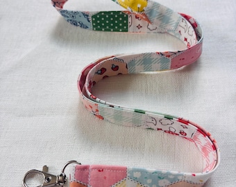 Patchwork Lanyard, Hexigon Patchwork Lanyard for keys, ID Badge Holder, Colorful 30's Print Lanyard, Unique, Fabric Keychain, Strawberry