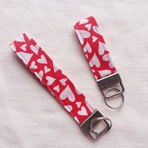 Red Heart Wristlet, Valentine’s day Keychain, Key fob for keys with hearts, Red hearts keychain, Valentines Gifts, Cute Keychain for her