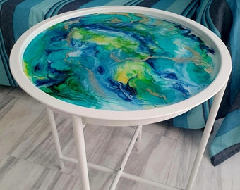 Table basse sur mesure en résine époxy de 17 po./ Art fluide turquoise/ Table basse unique/Table d'appoint ronde/Table d'appoint pliante en résine/Vagues de mer avec or