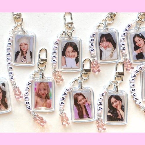 【210905B】ビーズ キーホルダー 韓国 twice nct ENHYPEN TWICE Kpop Keychain - Double Sided Photo Frame With Beaded Name