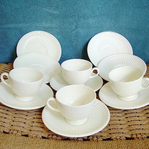 1950&#39;s vintage Wedgwood Edme set ~ 4 footed cups & 8 saucers ~ made in England ~ green backstamp