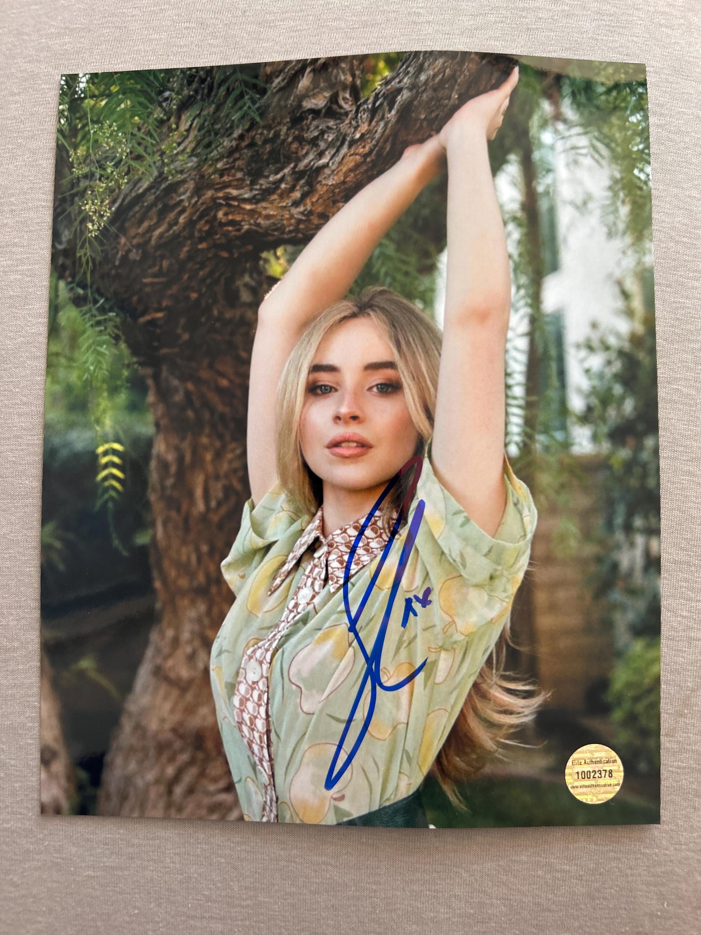 Sabrina Carpenter 8x10 Hand Signed Autographed 8x10 Photo With COA