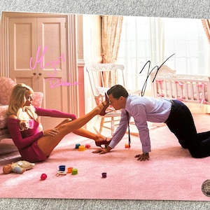 Leonardo DiCaprio & Margot Robbie Signed Autographed Wolf of Wallstreet 8x10 Photo Pic Picture w/ COA