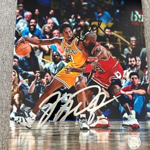 Kobe Bryant & Michael Jordan Hand Signed Autographed 8x10 Photo