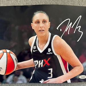 Diana Taurasi Signed Autographed 8x10 Basketball Photo COA