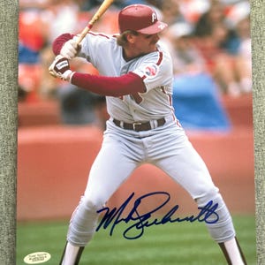 Mike Schmidt Autographed Signed Philadelphia Phillies 8x10 Baseball Photo COA
