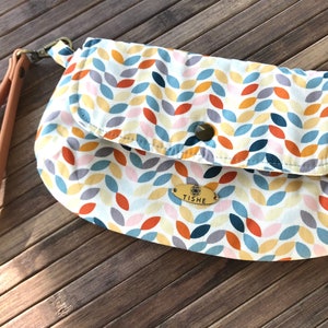 Bolsa de mão em tecido com folhas minimalistas, Bolsa de mão com alça em couro sintético, Carteira de mão com bolso externo