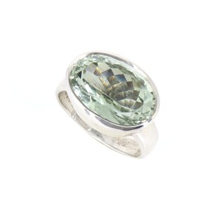Grüner Amethyst Ring, 925 Sterling Silber Amethyst Ring, Grüner Stein Schmuck, Oval geschliffener Amethyst, Minimalistischer Unisex Ring