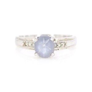 Geburtsstein Ring, Oval geschliffener Cabochon, Natürlicher Ceylon Stern Saphir Ring mit Diamanten besetzt, Liebesring, Valentinstag Geschenk für sie