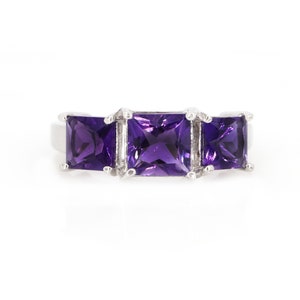 Princess Cut Echter Amethyst Ring Sterling Silber, Februar Geburtsstein Ring, Lila Edelstein Ring, Drei Stein Amethyst Schmuck