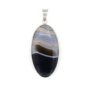 Colgante de ágata con bandas ~ Colgante de piedras preciosas de plata de ley 925 ~ Joyería hecha a mano ~ Collar de forma ovalada ~ Regalo de cumpleaños para ella