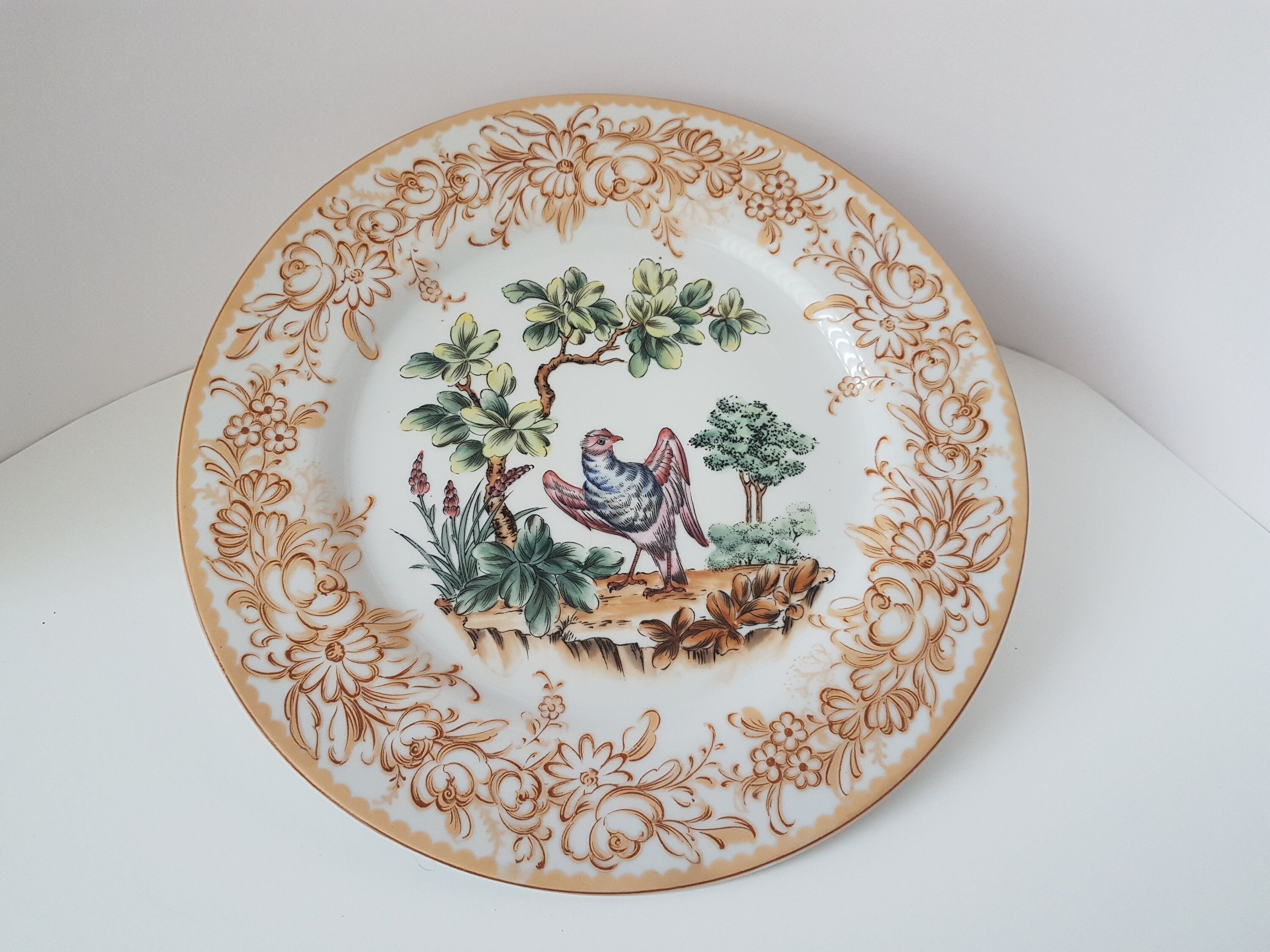 高度に装飾された中国の輸出用皿6枚。展示用のみ。説明をよくお