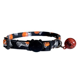 Cat Collar Basketball Dog Collar Adjustable Sport Breakaway Collar For Boy Cats Balls Kitten Collar with Bell for Cat NBA Gift for Boy Cats