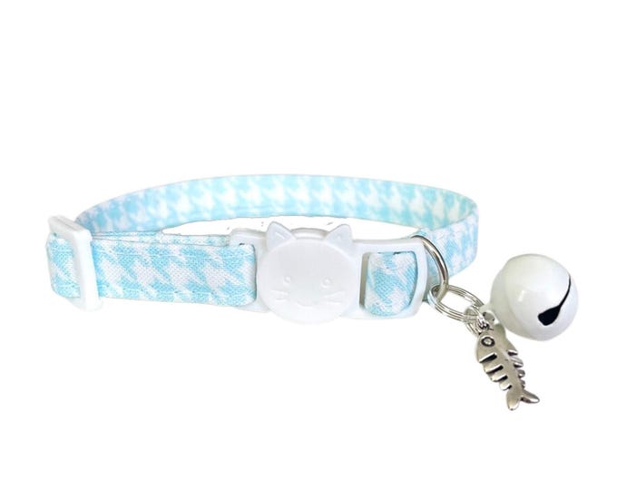 Breakaway Cat Collar Blue Houndstooth: Stylish Adjustable Accessory (Lightweight Fabric, Safety Buckle, 7.5-12" Size)