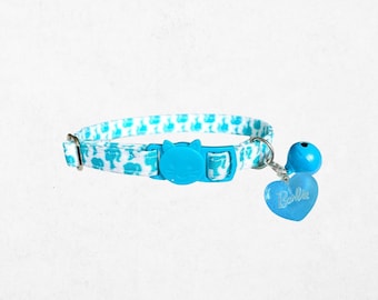 Barbie-Katzenhalsband – Blaues, mädchenhaftes Sicherheitshalsband mit Glöckchen und Anhänger | Verstellbar für Kätzchen