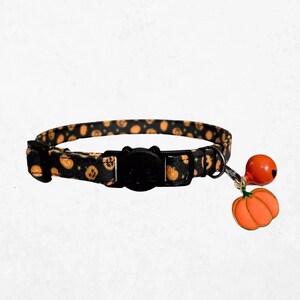 Pumpkin Cat Collar: Halloween Jack-O-Lantern Pattern - Breakaway Buckle, Adjustable Size, Soft Comfortable Material